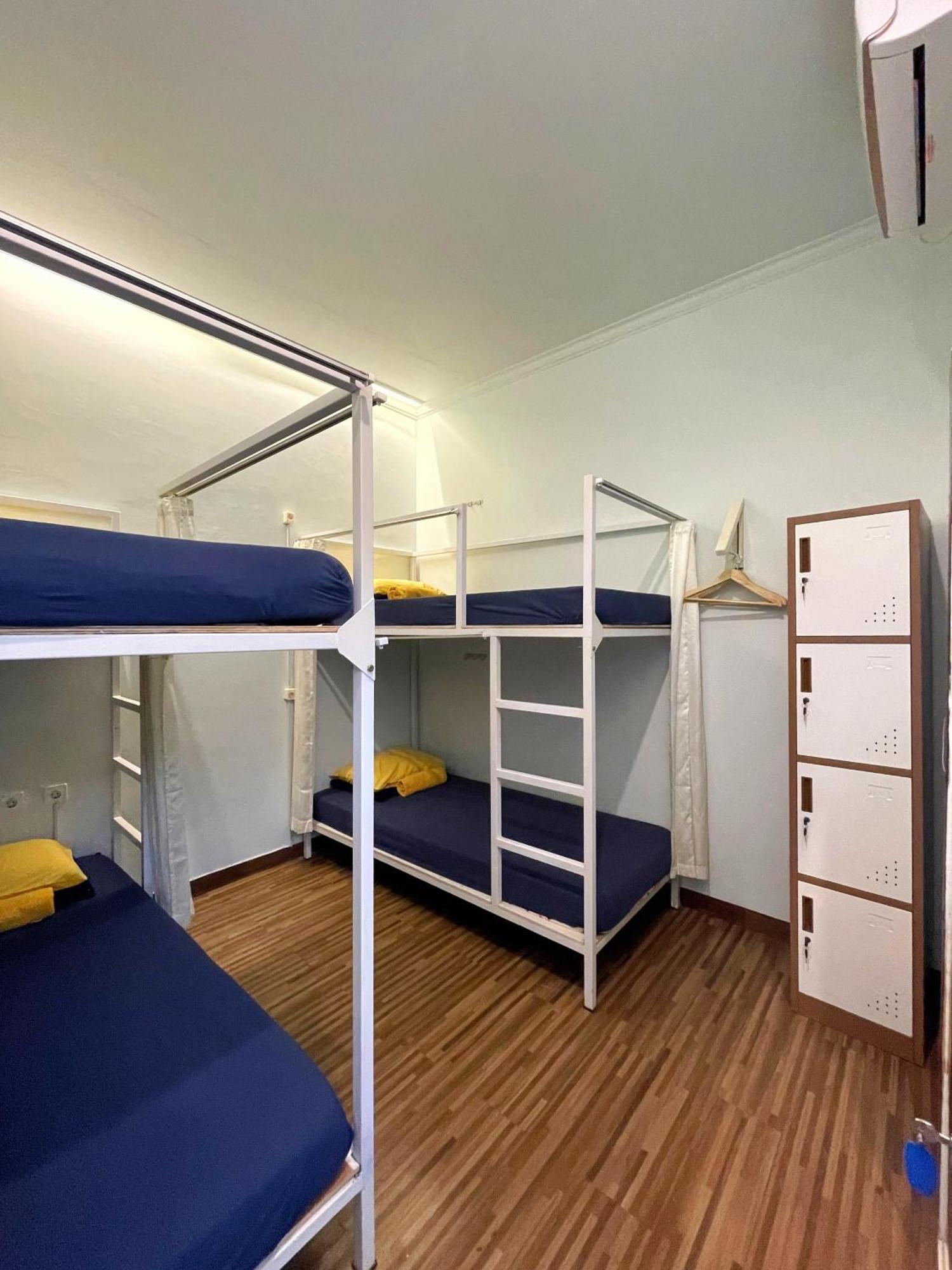 Room Ijen Hostel Banyuwangi  Exteriör bild
